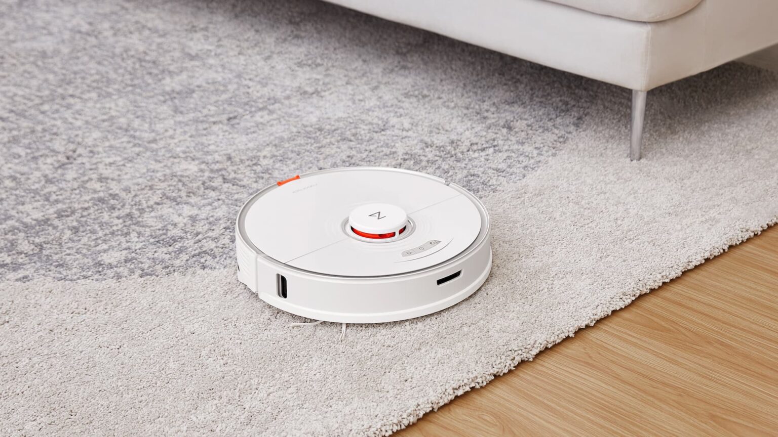 New Roborock S7 Vacuums and Mops Floors Automatically