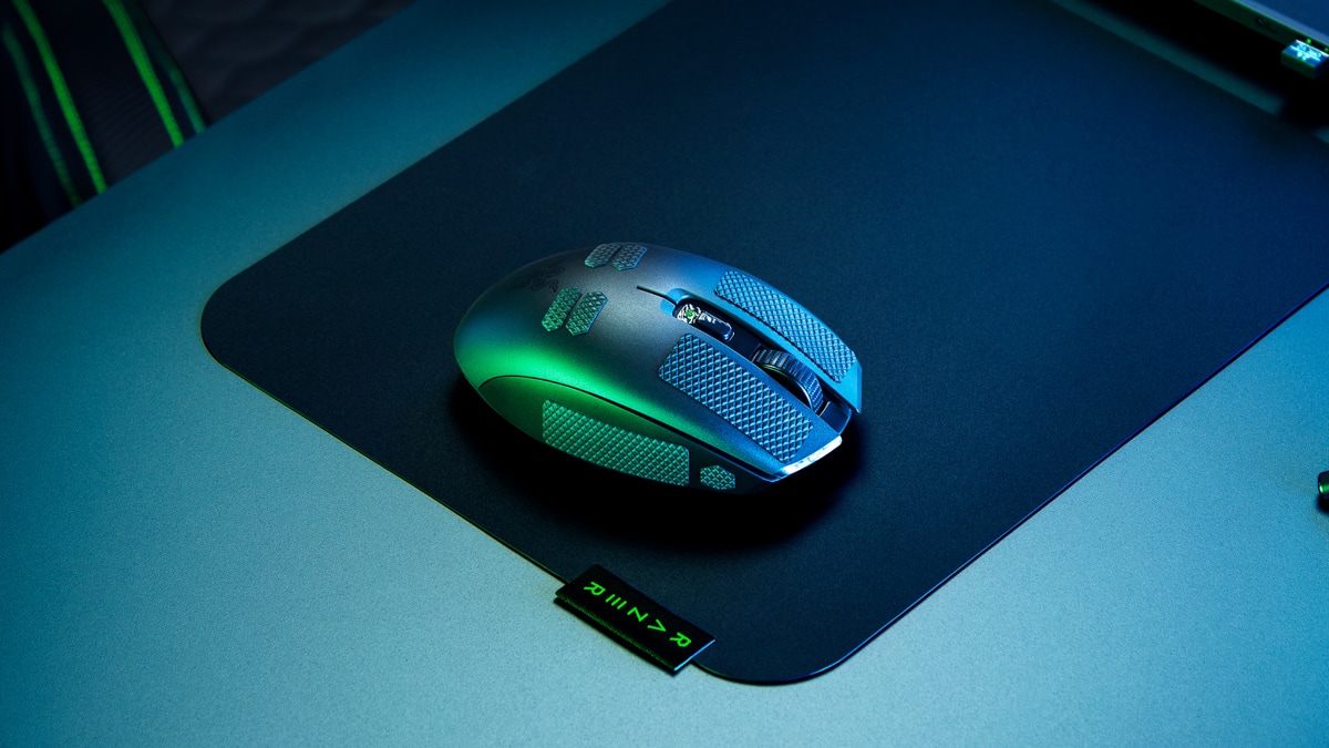 Razer Orochi V2 mouse with Sphex mouse mat