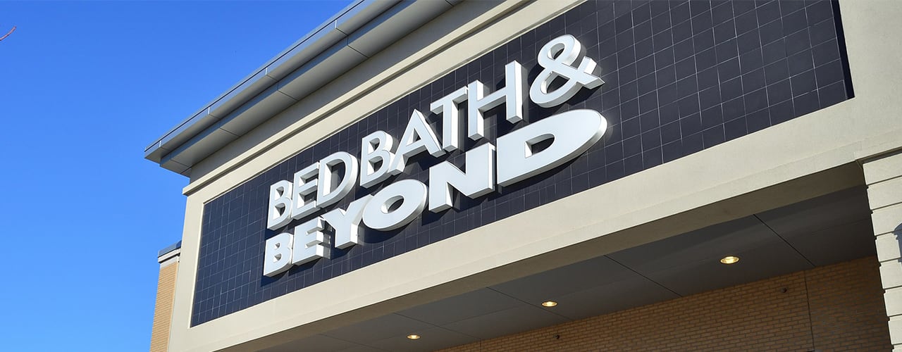 Bed Bath and beyond storefront exterior