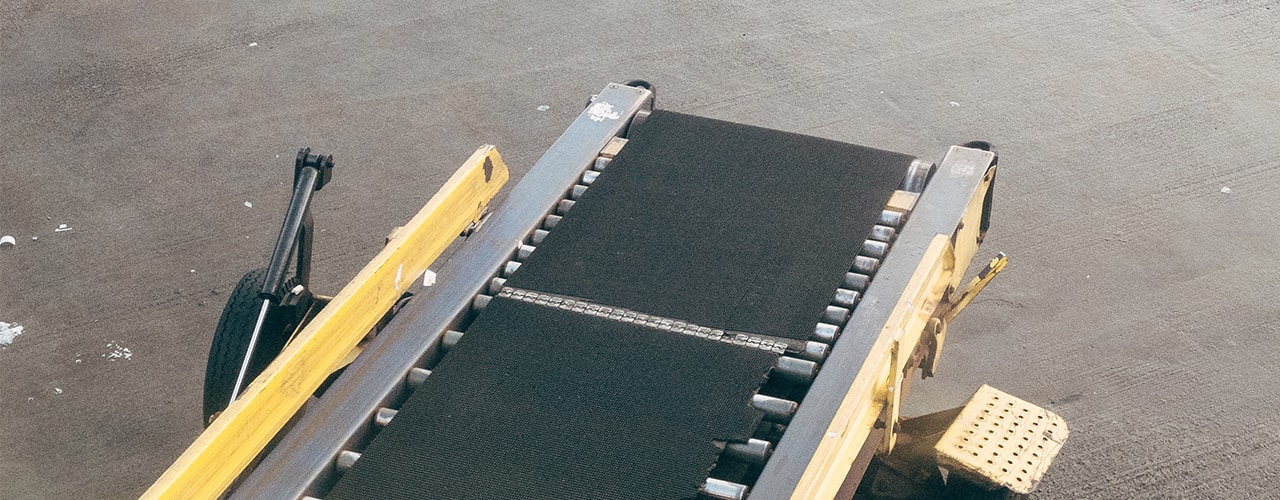 conveyor belt for airplane luggage