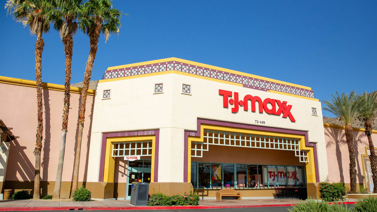 Best Discount Clothing Stores To Shop in 2022